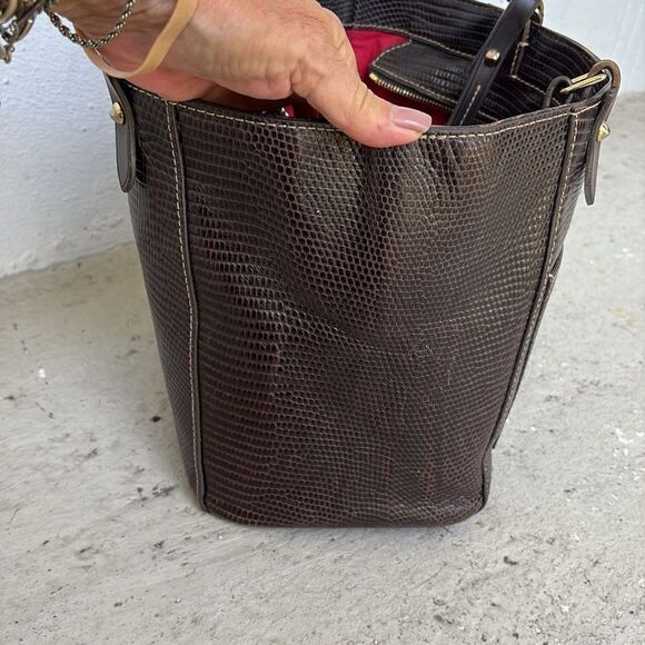 Dooney Burke embossed leather - Picture 5 of 8